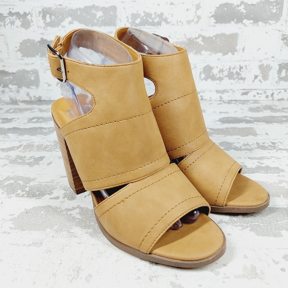 NEW DV Dolce Vita Brista Tan Cream Leather Block Heel Sandals M649 - Picture 4 of 13